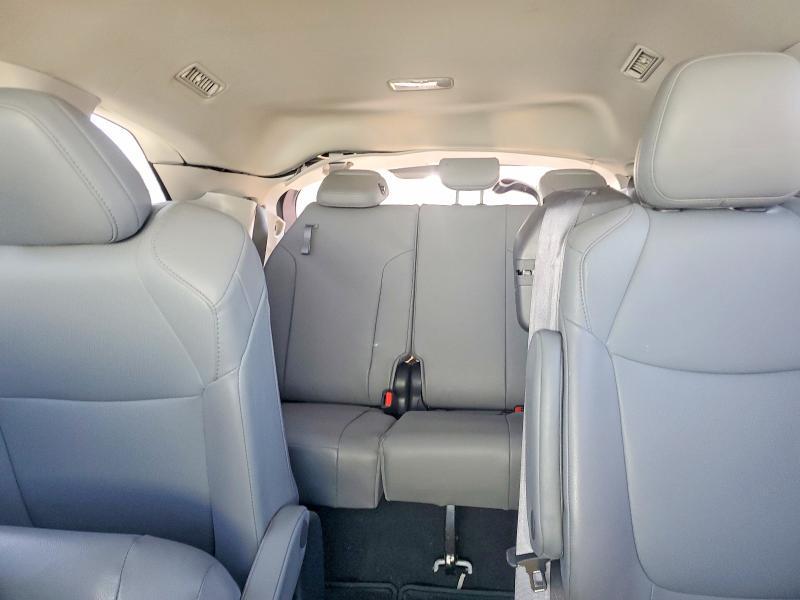 2022 Toyota Sienna xle