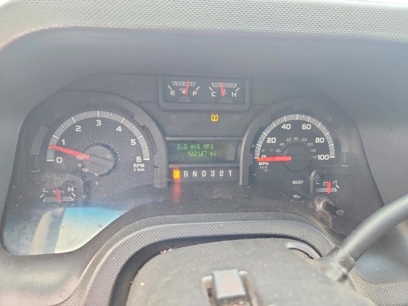 2014 Ford Econoline E350 Super Duty Cutaway Van