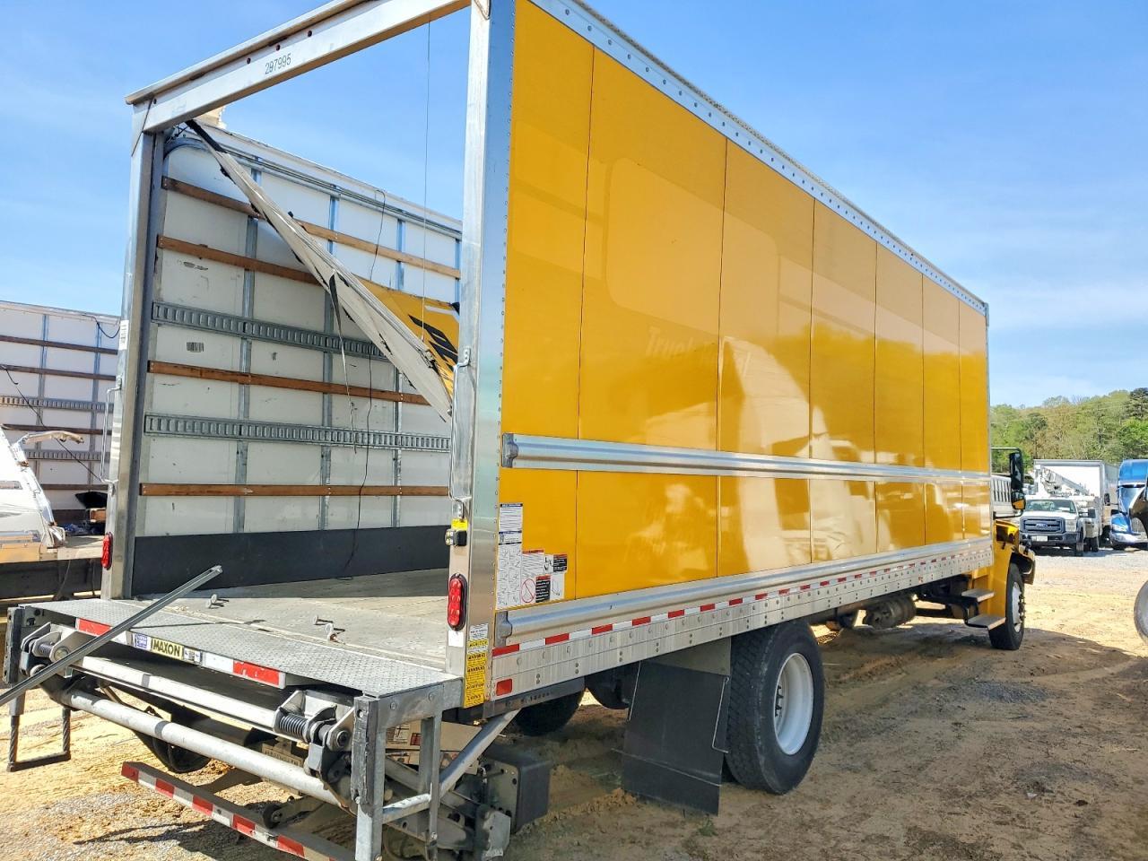 2024 Freigliner 2024 Freightliner Business Class M2 BOX Truck