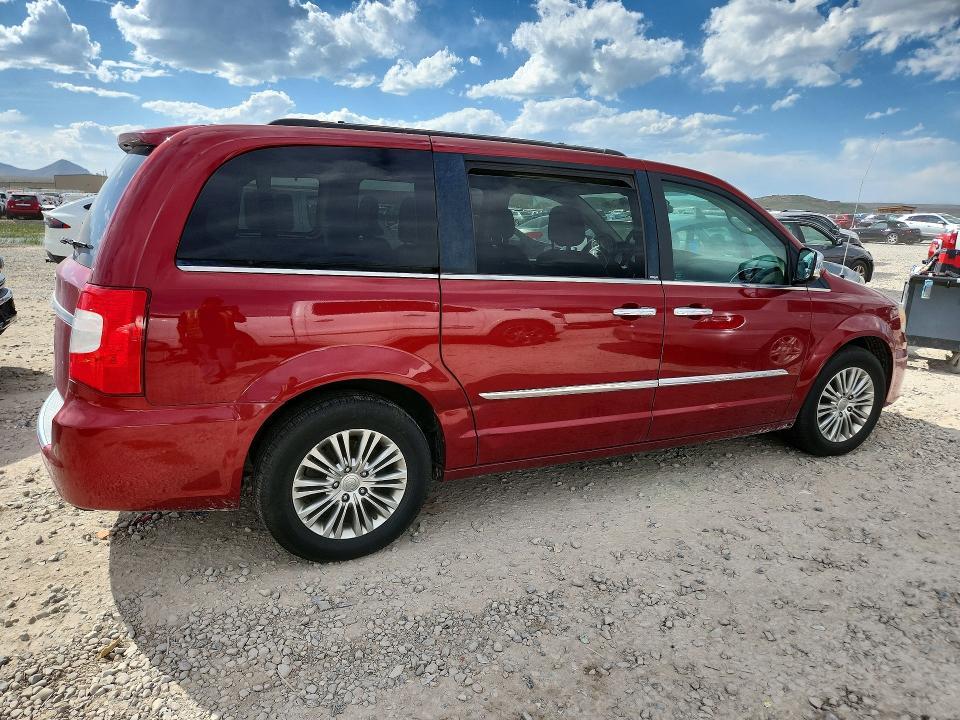 2013 Chrysler Town & Country Touring l