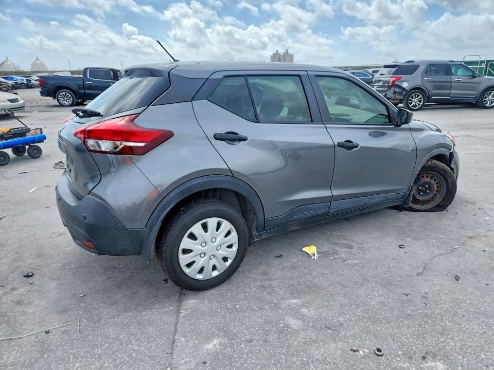 2020 Nissan Kicks s