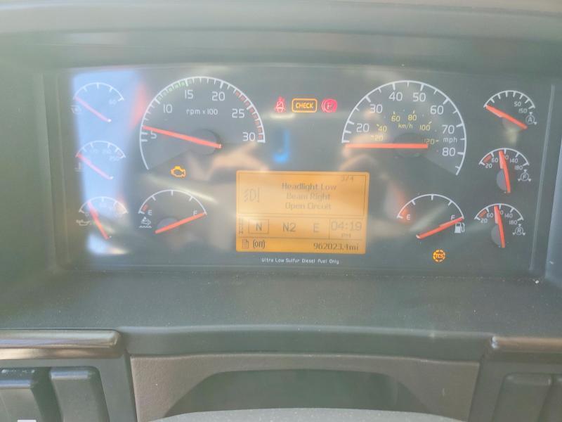 2015 Volv O vnl Semi Truck