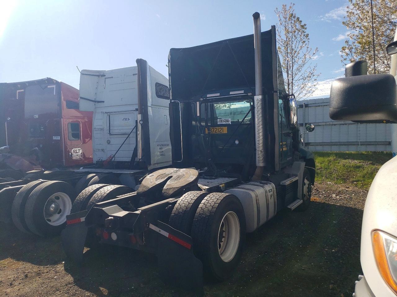 2018 Mack CXU612 Semi Truck