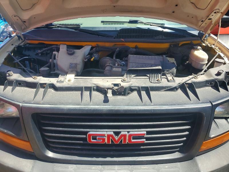 2012 GMC Savana BOX Truck