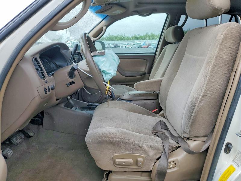 2004 Toyota Sequoia SR5