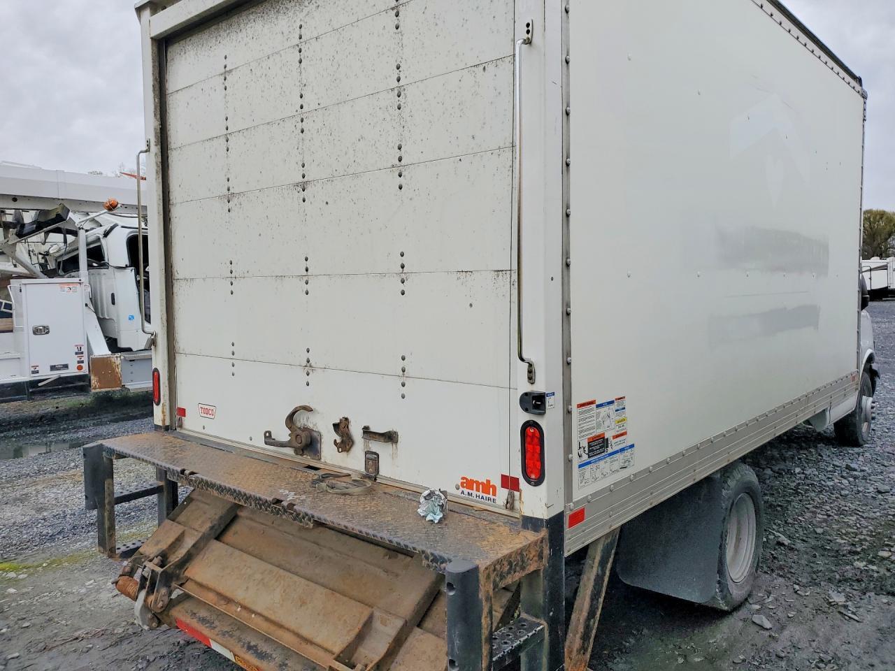 2020 Chevrolet Express G4500 BOX Truck