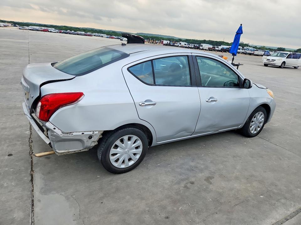 2012 Nissan Versa 1.6 s