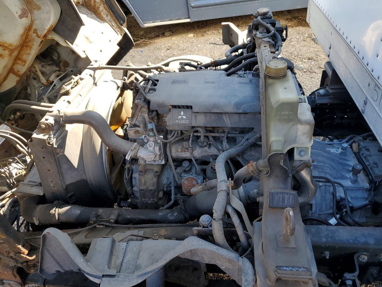 2014 Mitsubishi Fuso BOX Truck