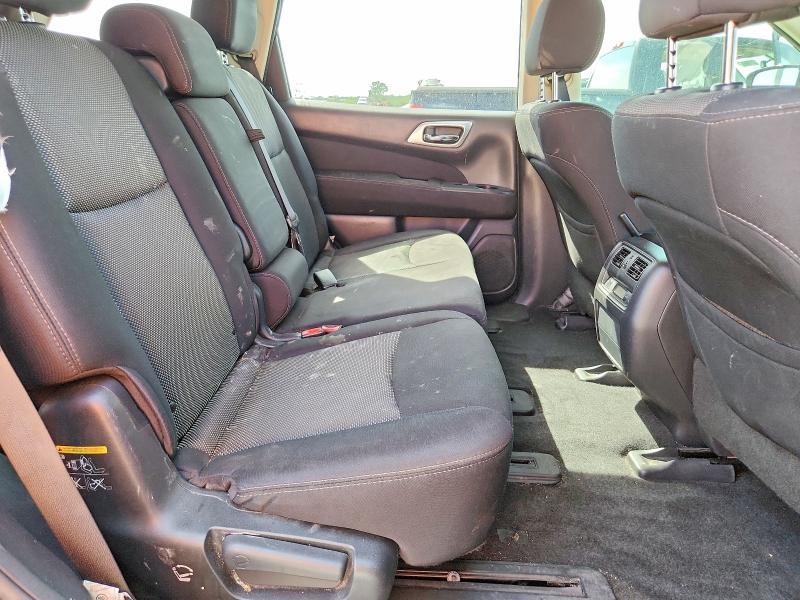 2017 Nissan Pathfinder s