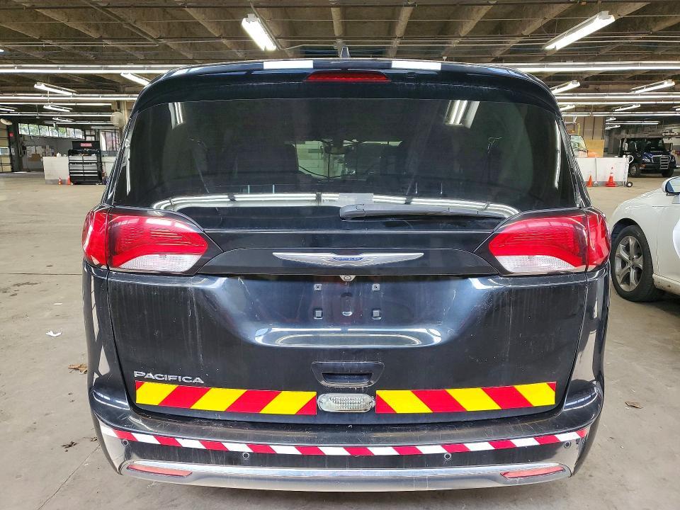 2019 Chrysler Pacifica Touring l