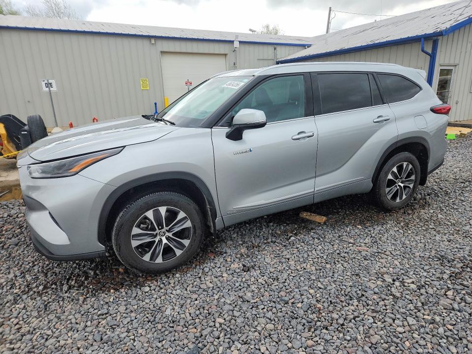 2021 Toyota Highlander Hybrid xle