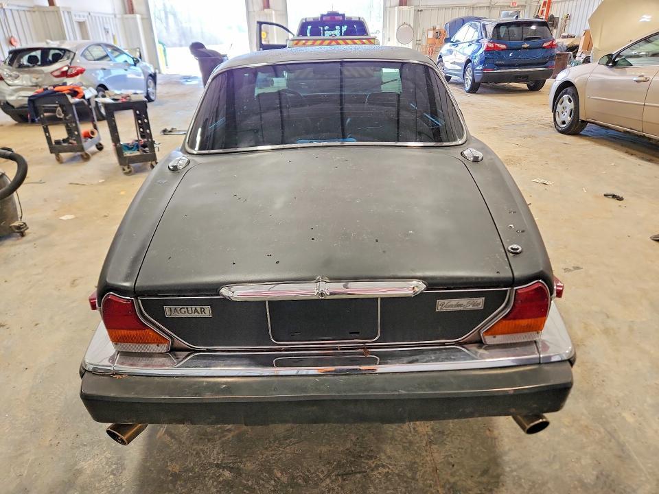 1985 Jaguar XJ6 Vanden Plas