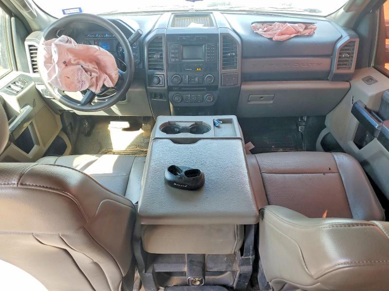 2018 Ford F350 Super Duty Flatbed Truck