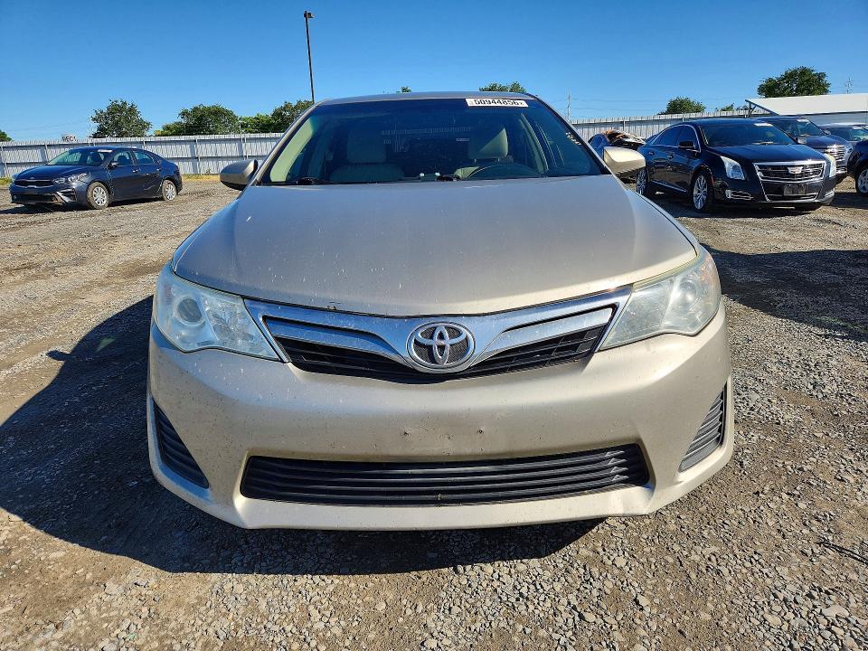 2014 Toyota Camry le