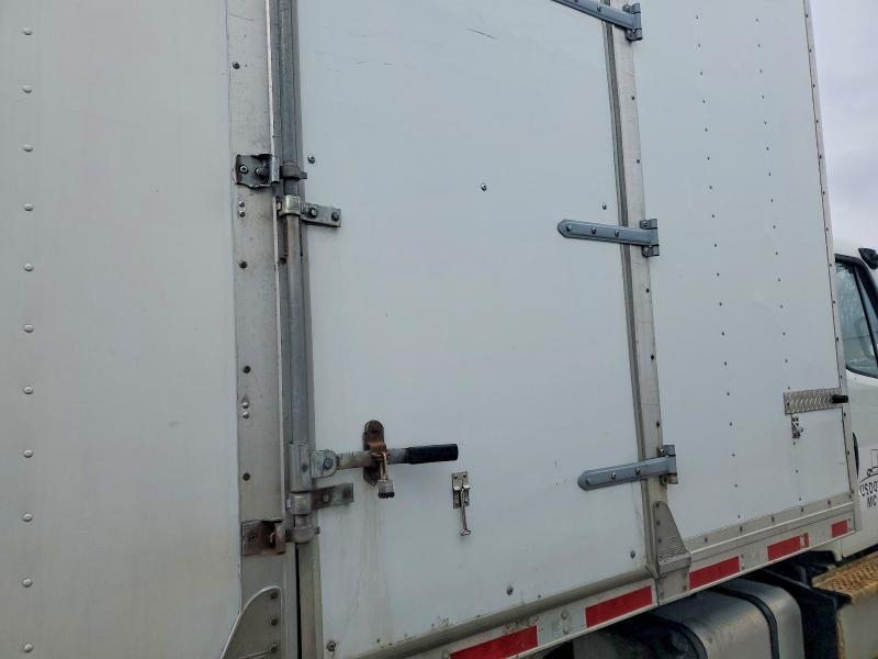 2018 Freigliner 2018 Freightliner Business Class M2 BOX Truck