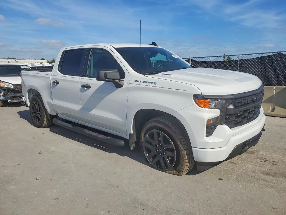 2025 Chevrolet Silverado C1500 Custom