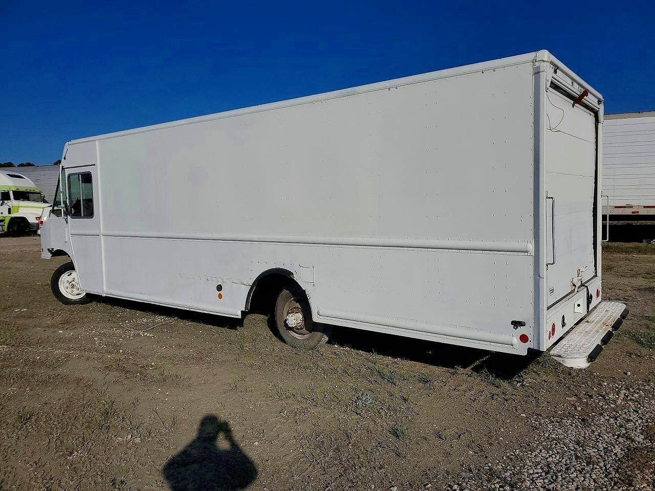 2012 Freightliner MT45G Chassis Delivery Truck