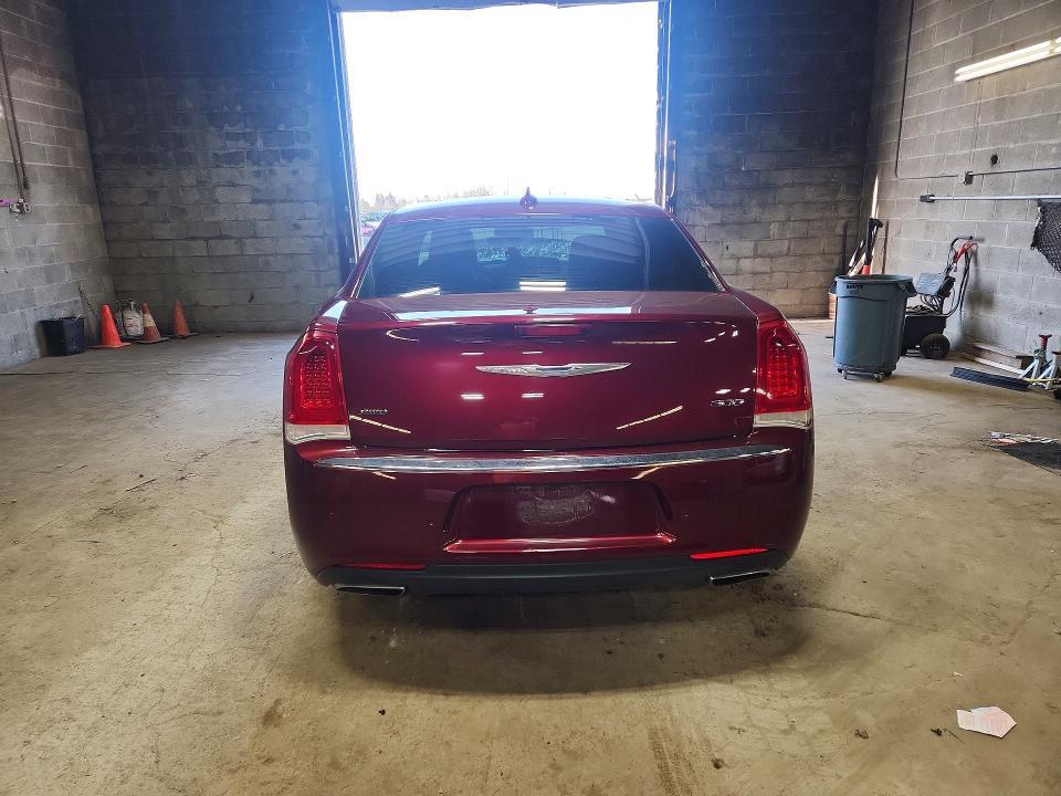 2016 Chrysler 300 Limited