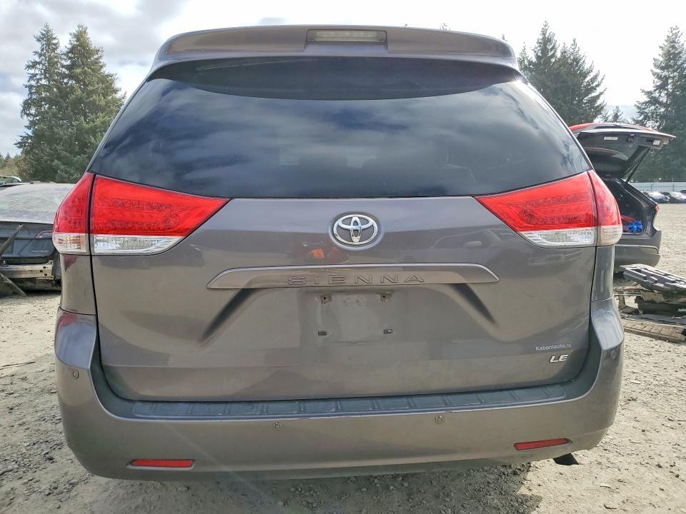 2011 Toyota Sienna Base 7-passenger