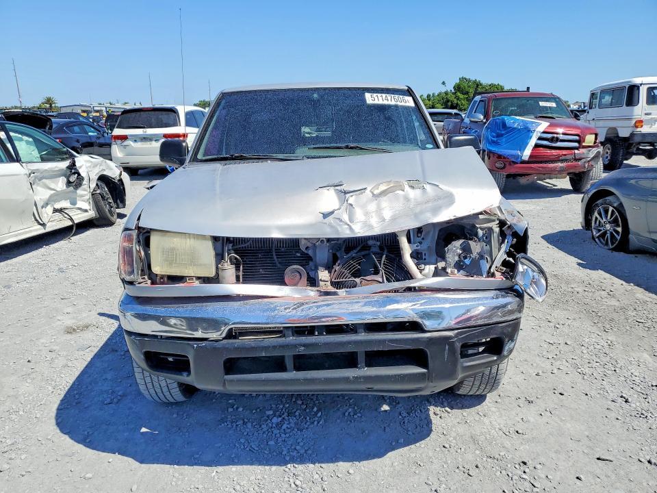 2000 Nissan Frontier XE