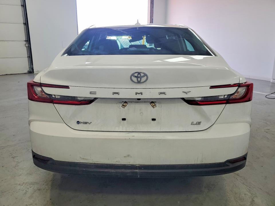 2025 Toyota Camry le