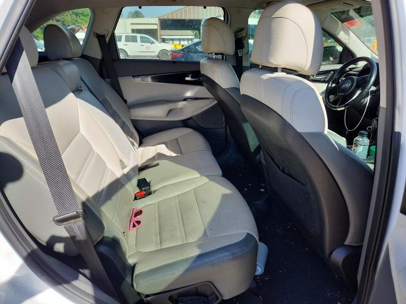 2017 KIA Sorento sx V6
