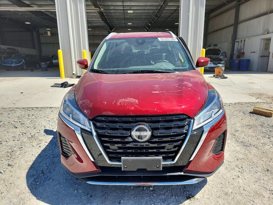 2023 Nissan Kicks sv