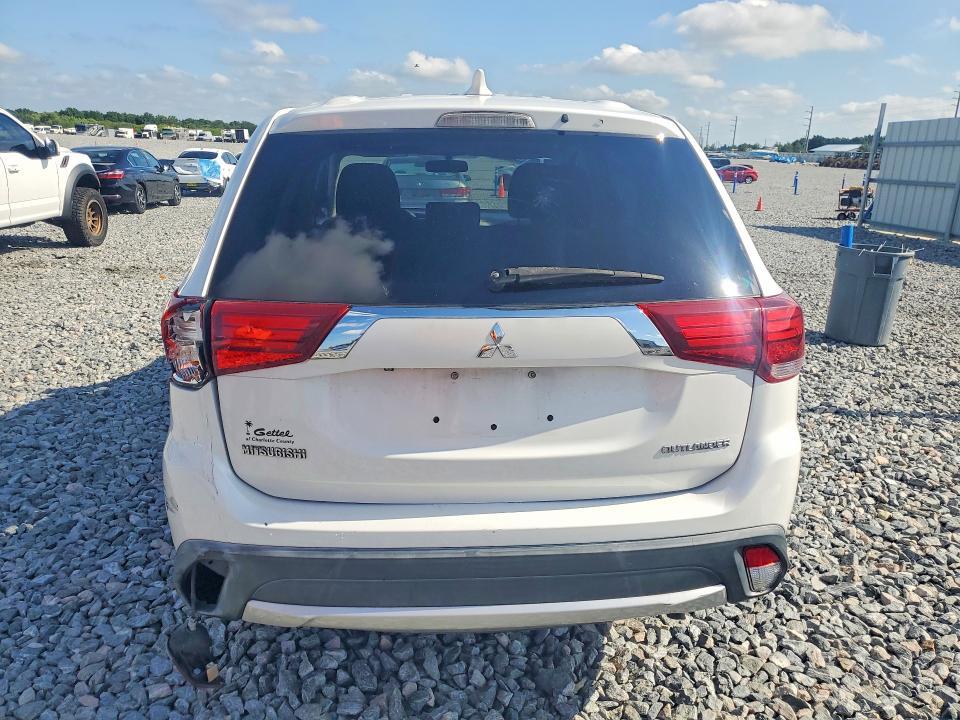 2017 Mitsubishi Outlander es