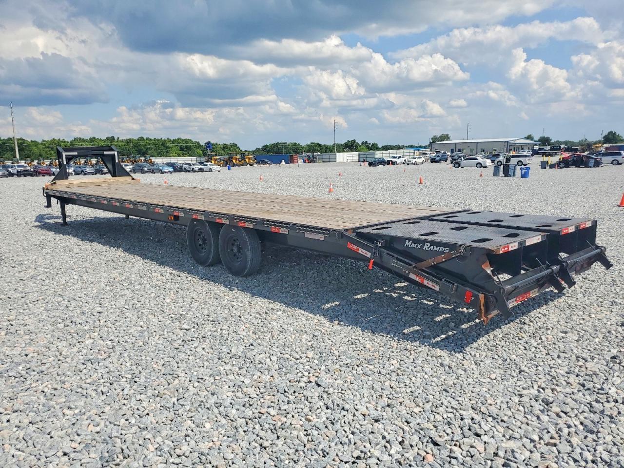 2025 Trailmaxx MAX27-40 Equipment Trailer