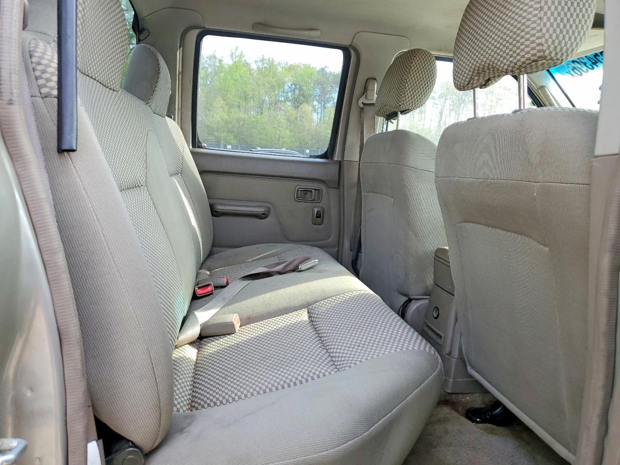2002 Nissan Frontier XE-V6