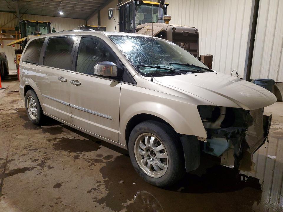 2016 Chrysler Town & Country Limited Platinum