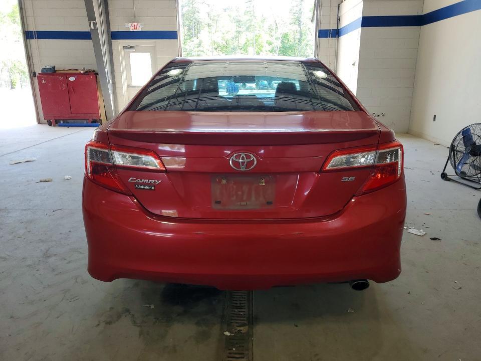 2014 Toyota Camry se