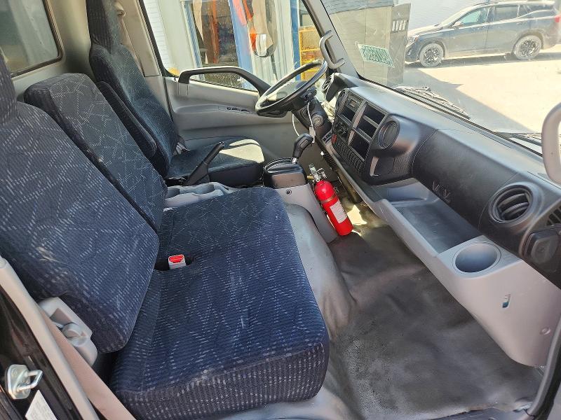 2017 Hino 195