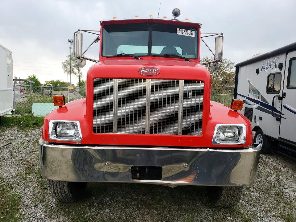 2003 Peterbilt 330 Flatbed Truck