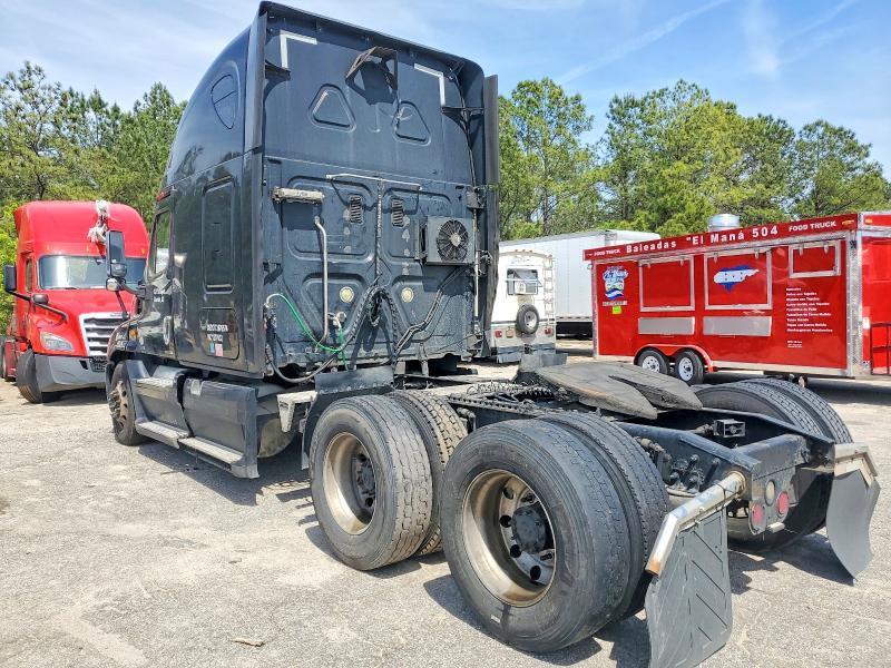 2012 Freigliner 2012 Freightliner Cascadia 125 Semi Truck