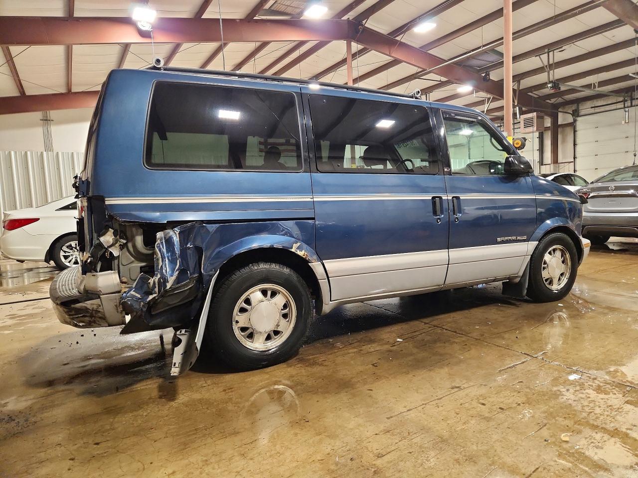1998 GMC Safari XT