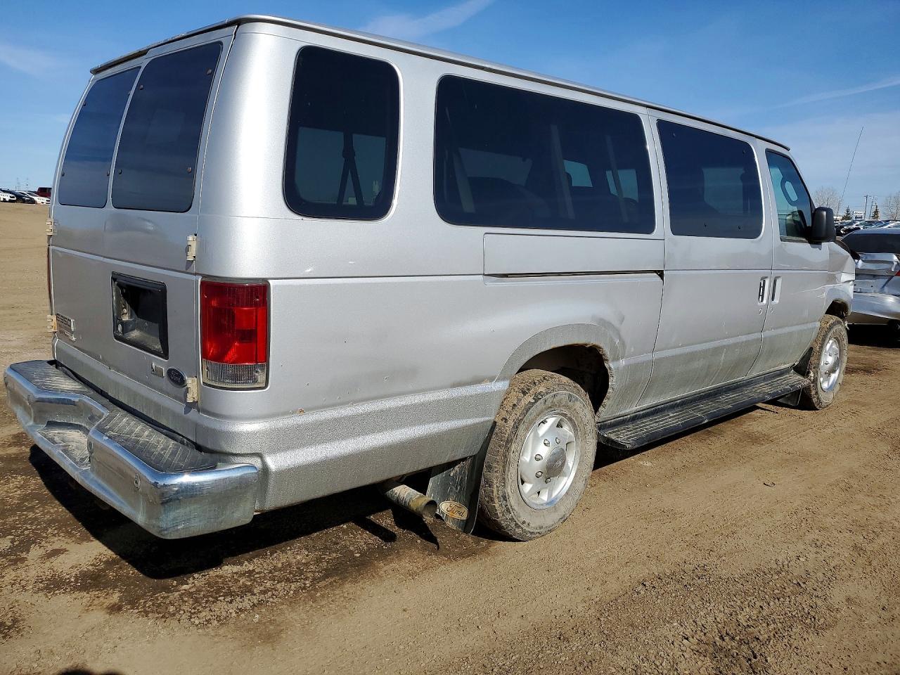 2014 Ford Econoline E350 Super Duty Wagon