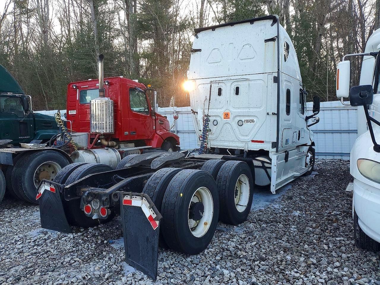 2022 Freightliner Cascadia 126 Semi Truck