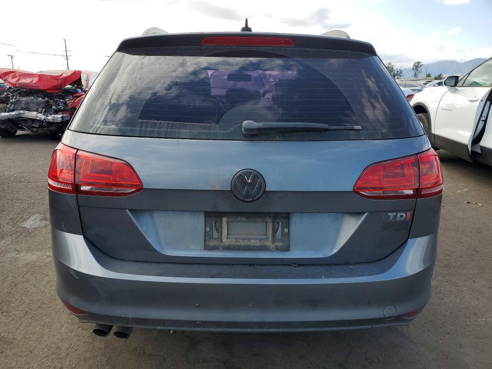 2015 Volkswagen Golf Sportwagen tdi s