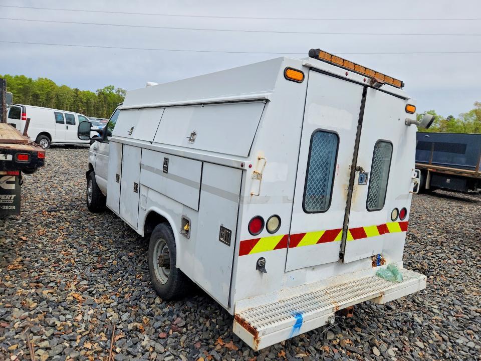 2014 Ford Econoline E350 Super Duty Cutaway Van