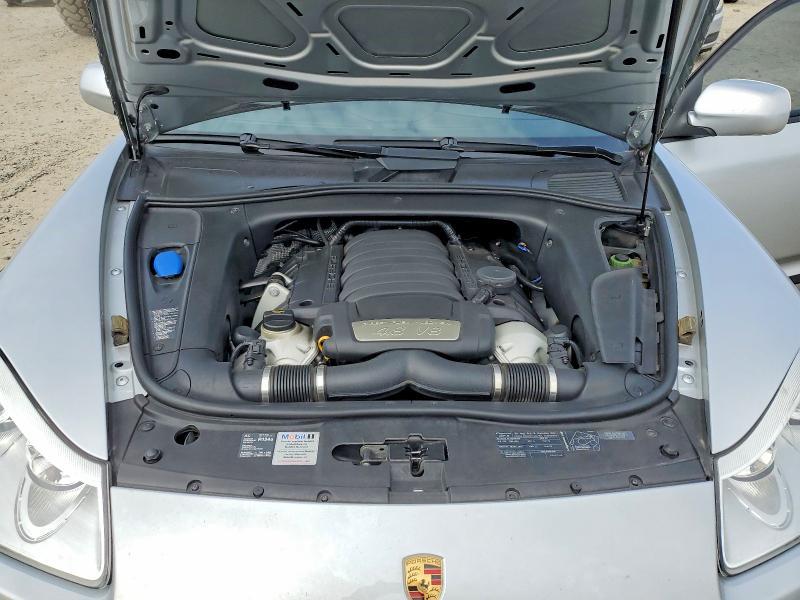 2010 Porsche Cayenne gts