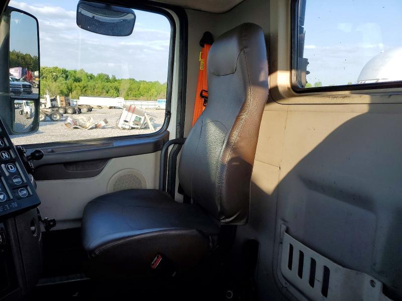 2017 Volvo VNL Semi Truck