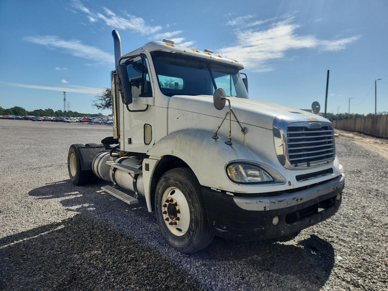2007 Freigliner 2007 Freightliner Columbia 120 Semi Truck
