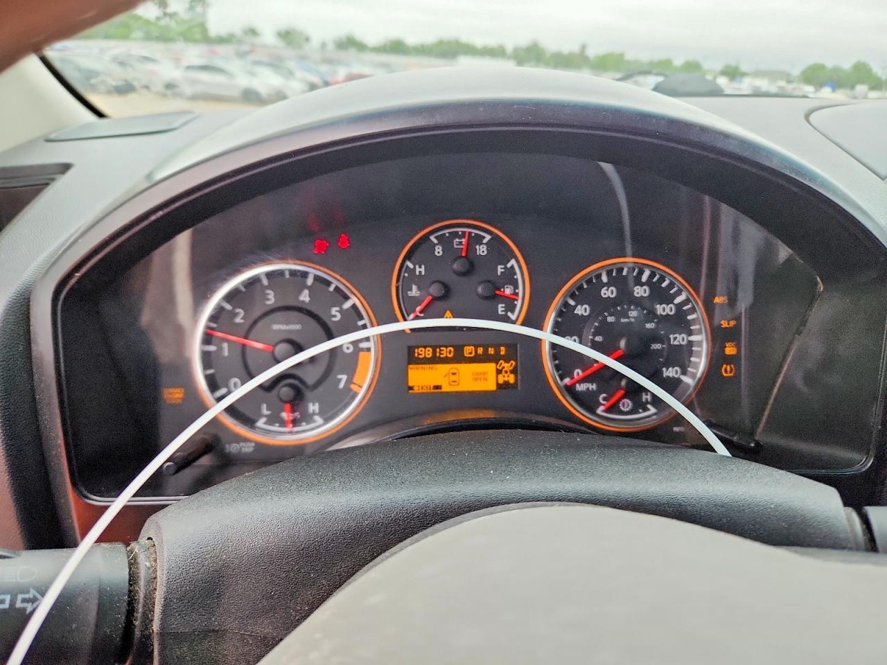 2010 Nissan Titan SE