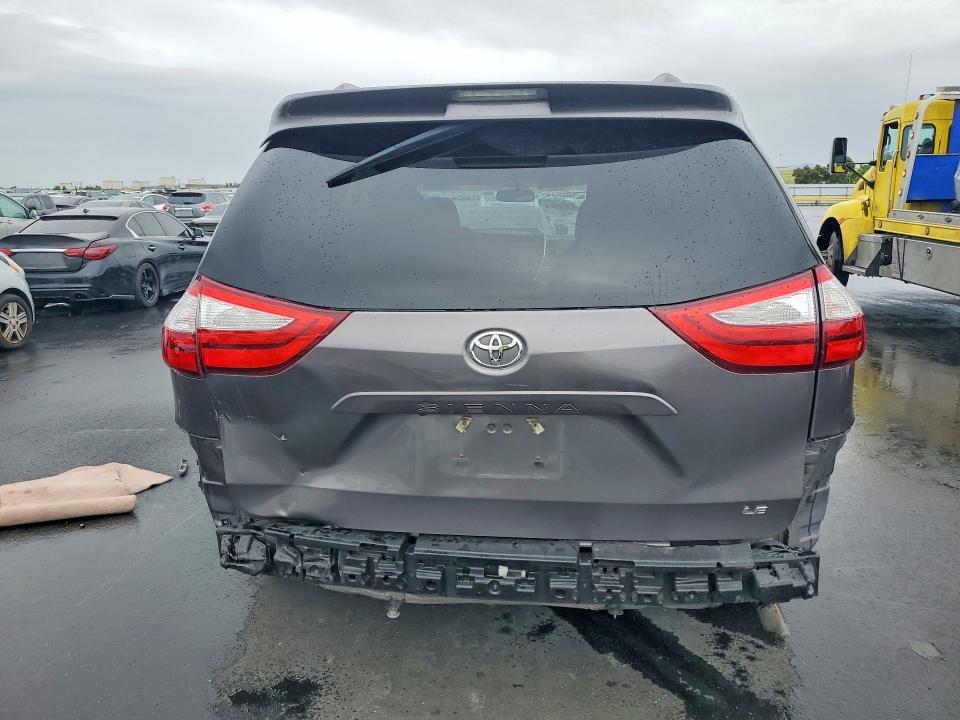 2016 Toyota Sienna le