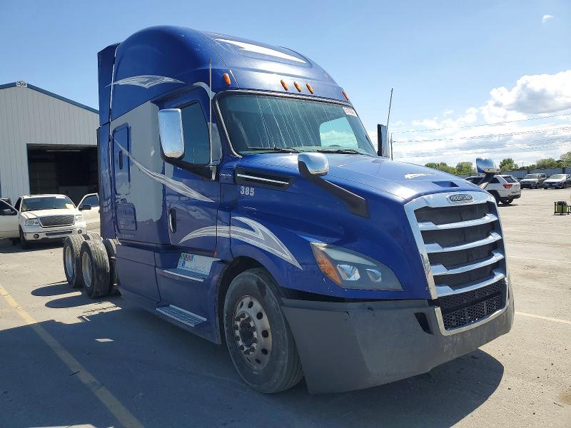 2018 Freightliner Cascadia 126 Semi Truck