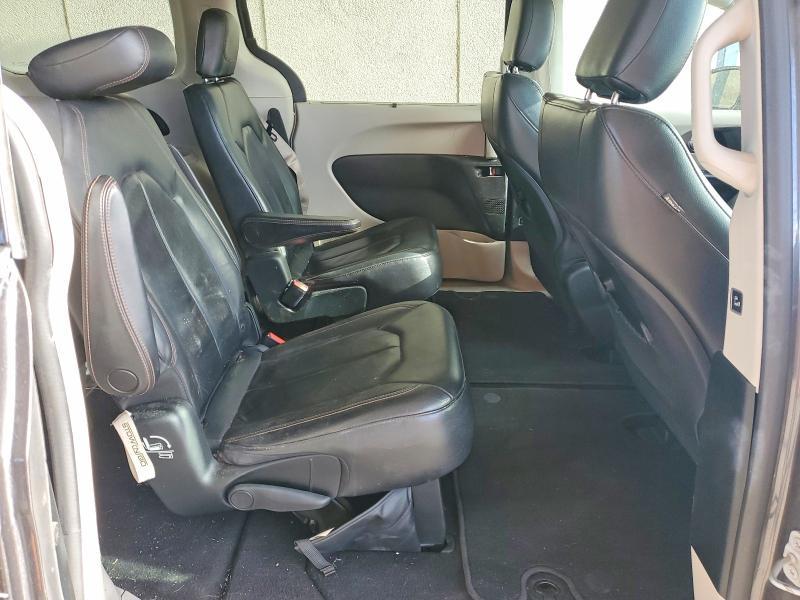 2017 Chrysler Pacifica Touring l