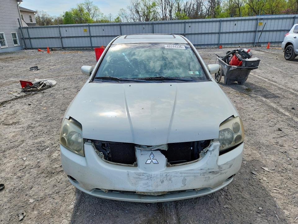 2005 Mitsubishi Galant es Medium