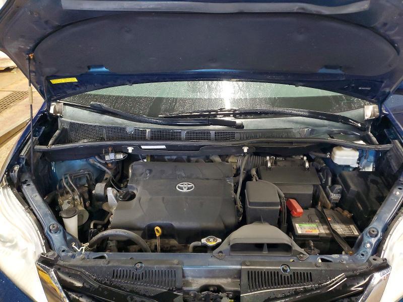 2011 Toyota Sienna le