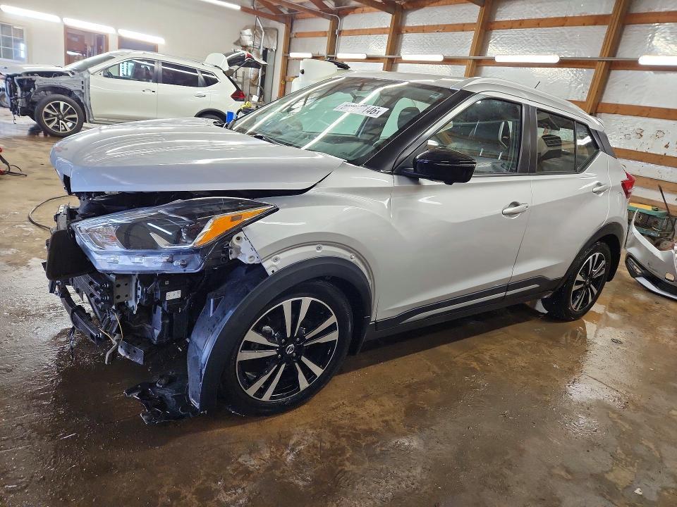 2020 Nissan Kicks sr